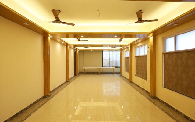 Century Grand By OYO Rooms