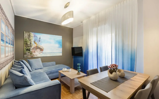 Afinestay at Acropolis