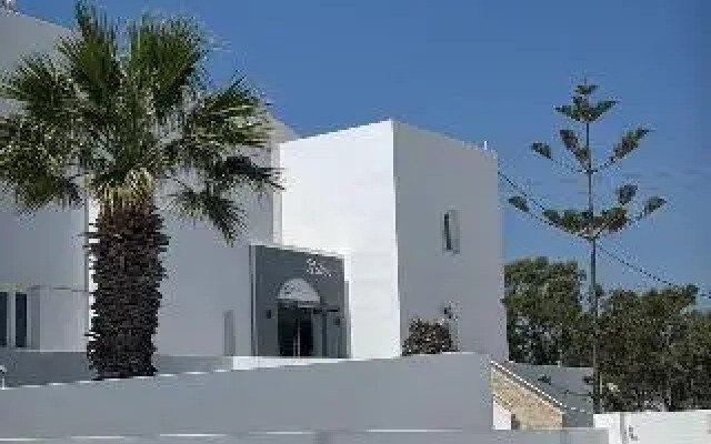 Nikos Hotel