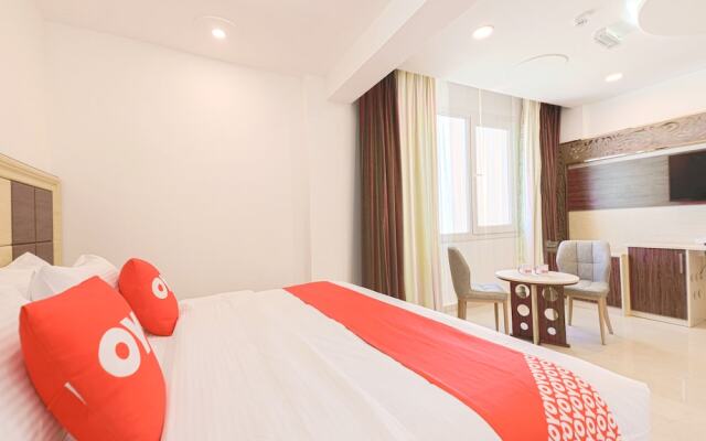 OYO 134 Diamond Star Hotel