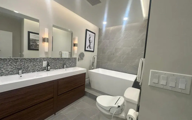 Rivetstays - Designer Walk Suites