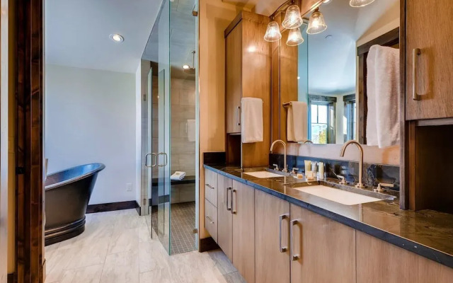 Breck_summit_at_shockhill