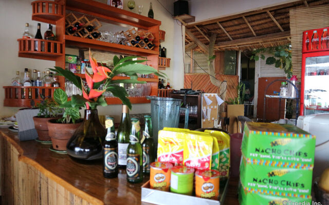 Blue Wave Inn Beach Resort & Restaurant