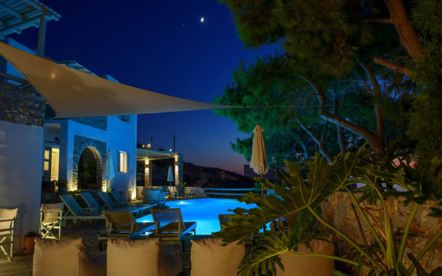 Yperia Hotel