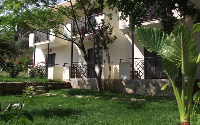 Dardanos Hotel
