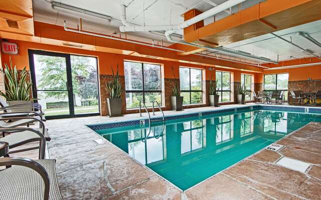 Comfort Inn & Suites Copley Akron