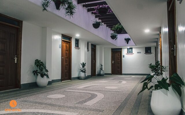 5 PM Hotel