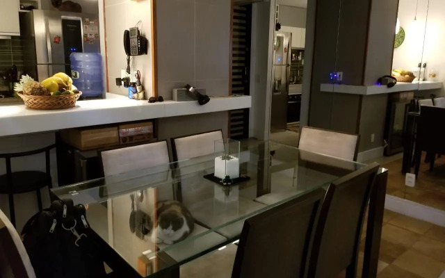 Top floor with balcony in Copacabana