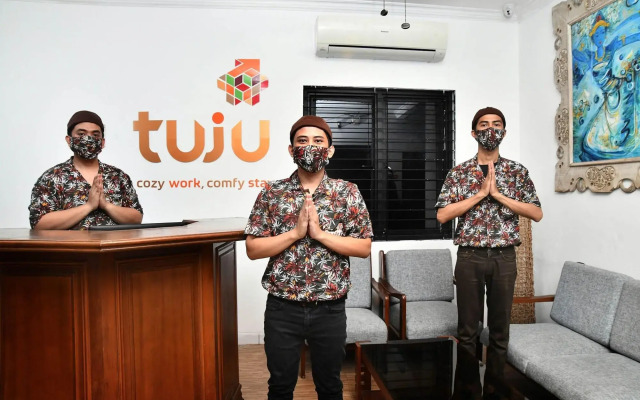 Tuju Abuserin Syariah