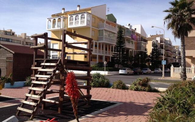 Apartment with side seaview 60 meters from sea