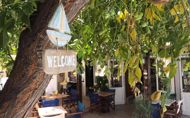 Chrysanthi Hotel - Studios & Apartments Pefkos