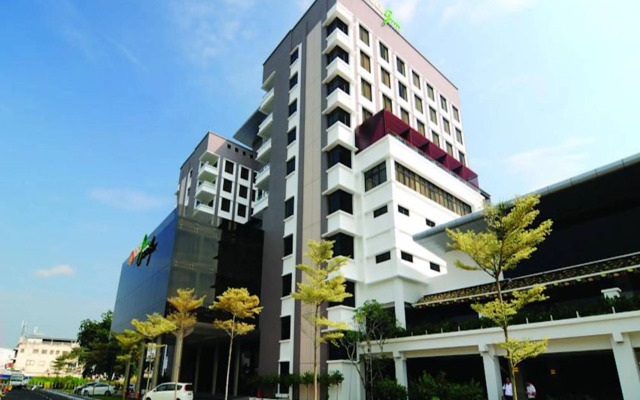 Kings Green Hotel