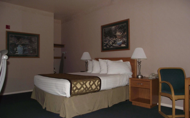 RiverTree Inn & Suites