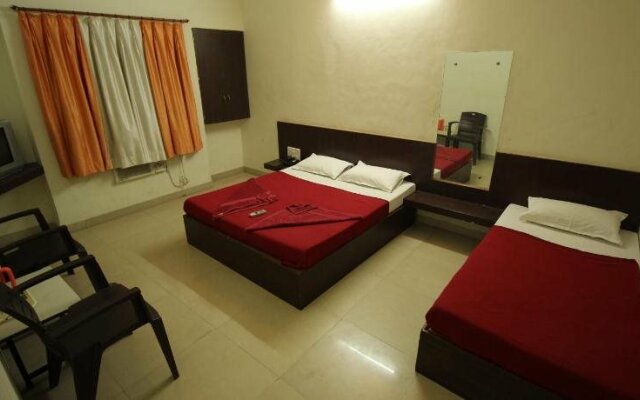 Hotel Sai Pushpak
