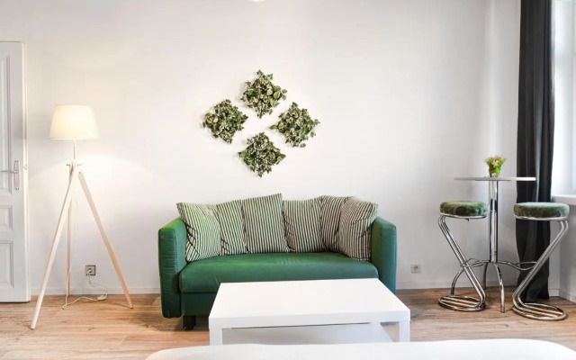 Perfectly situated 2BR Apt. - ideal for Longstays