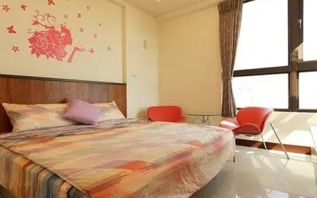 Round Bed