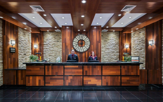 Crowne Plaza Newark Airport by IHG