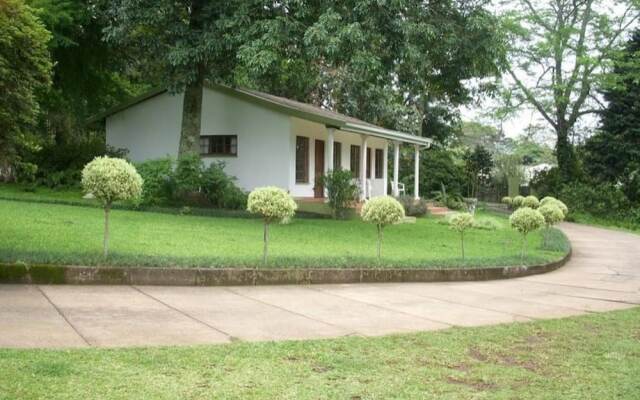 White House Bed and Breakfast Guest House