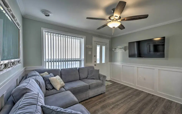 Beach Block Wildwood Condo - Proximity to Dining!