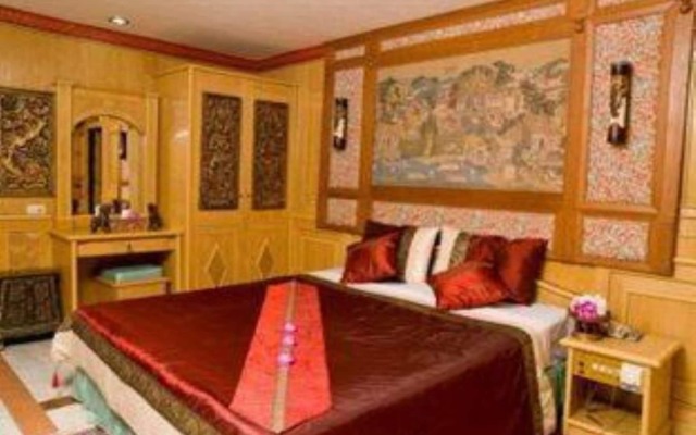 13 Coins Airport Grand Resort