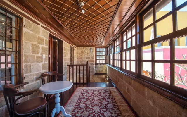 Saint Artemios Hotel and Oriental Suites