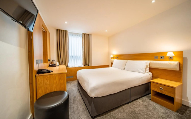 V Hotel Bencoolen