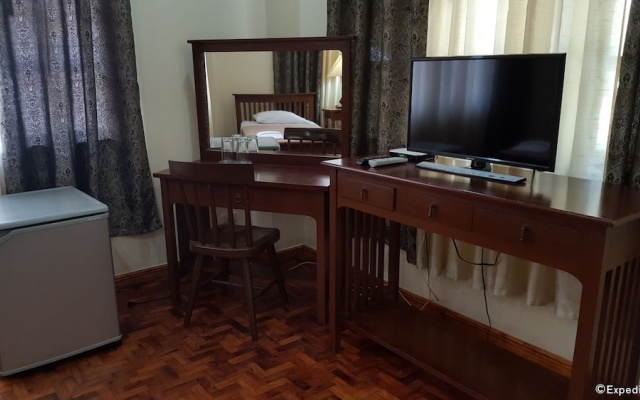 La Planta Hotel and Restaurant