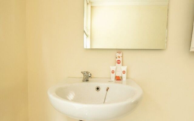 OYO Collection O 935 Bongo Residence