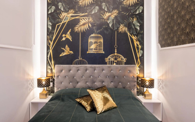 Premium Art Deco Apartment at Broadway // 4BDR & 3BR