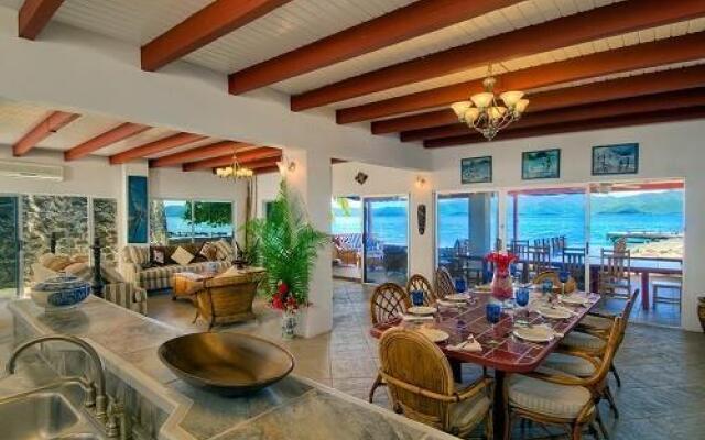 Fort Recovery Beachfront Villa & Suites Hotel