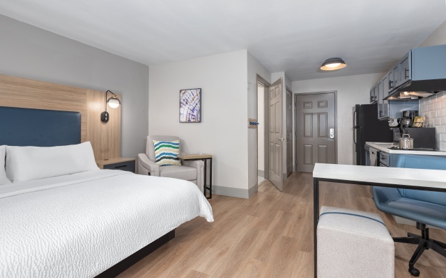 Candlewood Suites Houston (The Woodlands) by IHG