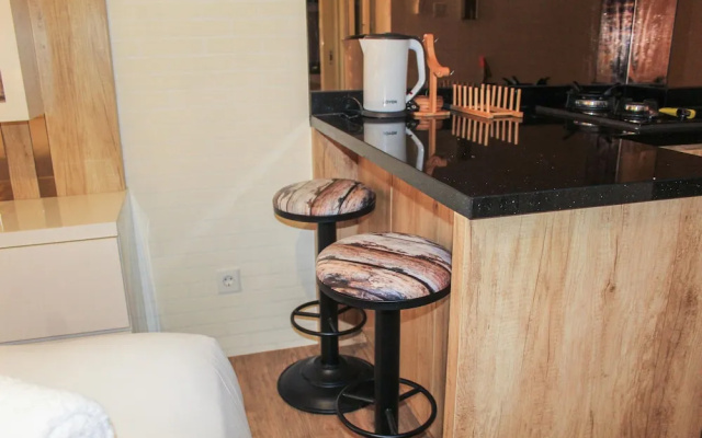 Minimalist and Cozy Studio Room at Ayodhya Apartment – Guest Rooms – Tangerang