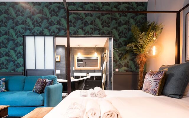The Royal Elysée Suite