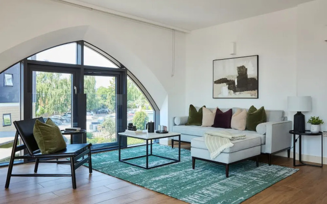 Kew Bridge by Viridian Apartments