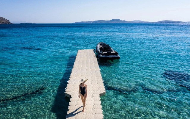 Manoulas Beach Mykonos Resort