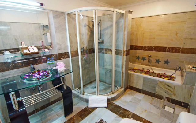 Hotel Mandalay