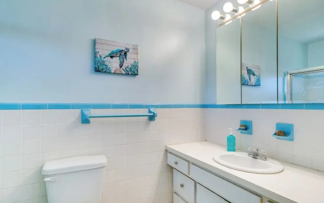 Waterfront Okeechobee Getaway w/ Backyard Dock!