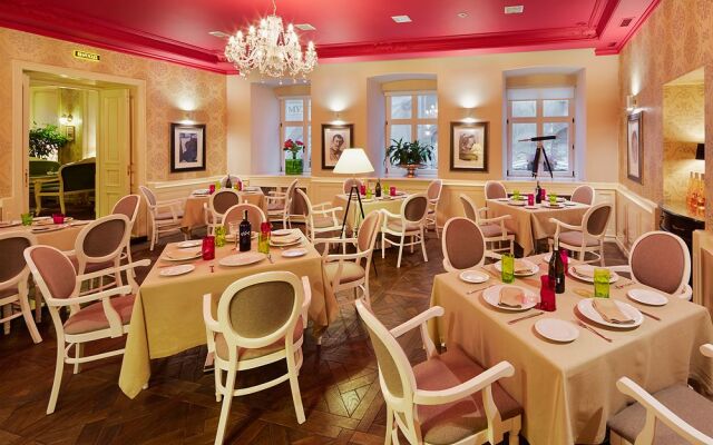 Vintage Boutique Hotel