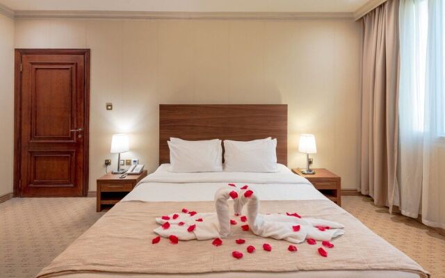 Al Sadd Suites Hotel