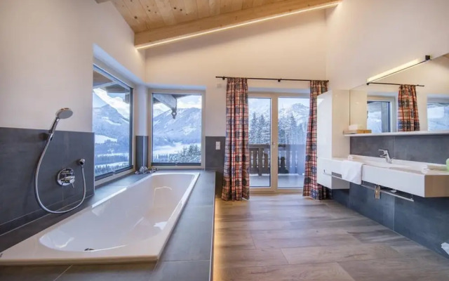 Amazing Chalet in Neukirchen near Wildkogel Ski Arena