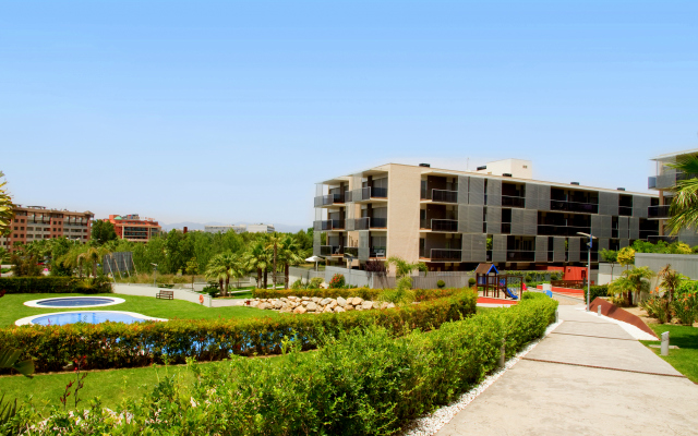 Rentalmar Families Paradise Village