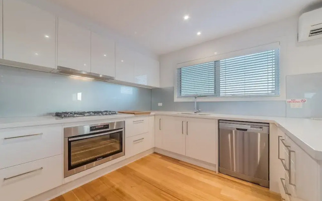 7 Boardwalk Lakeside in Cowes