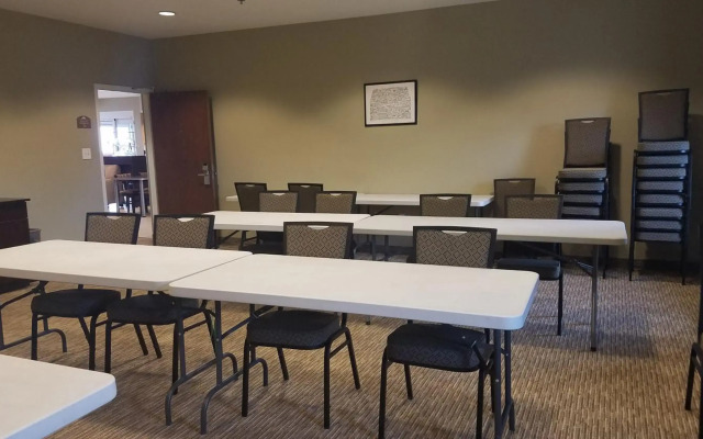 Microtel Inn & Suites by Wyndham Shelbyville