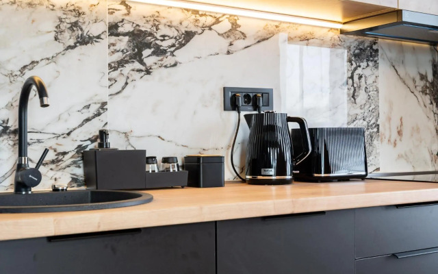 Sunflower- Designer 2R apartment near Piata Unirii with circular terrace