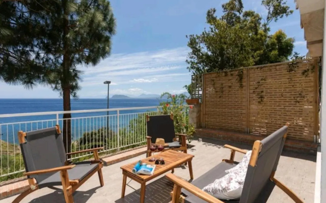 Villa's apartment on the beach, swimming pool A/C