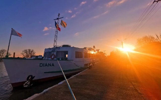 MS DIANA - Nava de croaziera pe Dunare
