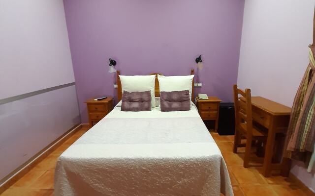 Hostal Las Fuentes - Adults Only