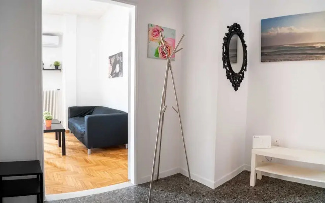 Larisis train station 1 bedroom flat for 2 persons