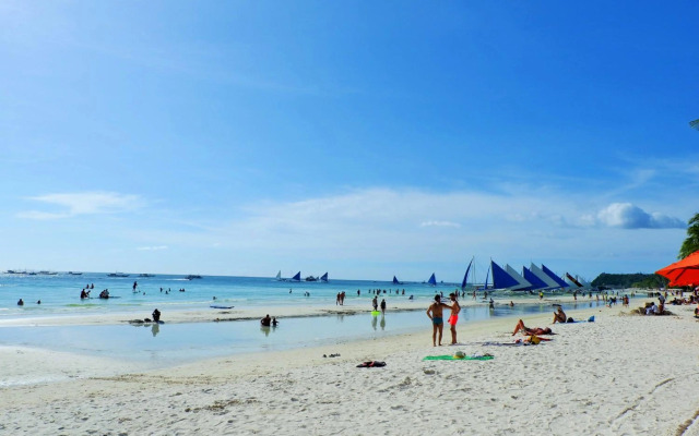 Luxx Boutique Boracay