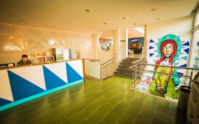 Cris Hotel
